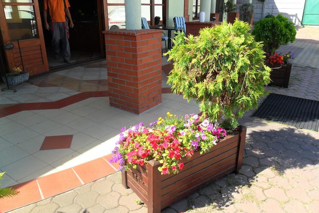 Hotel St.Florian Штурово Экстерьер фото