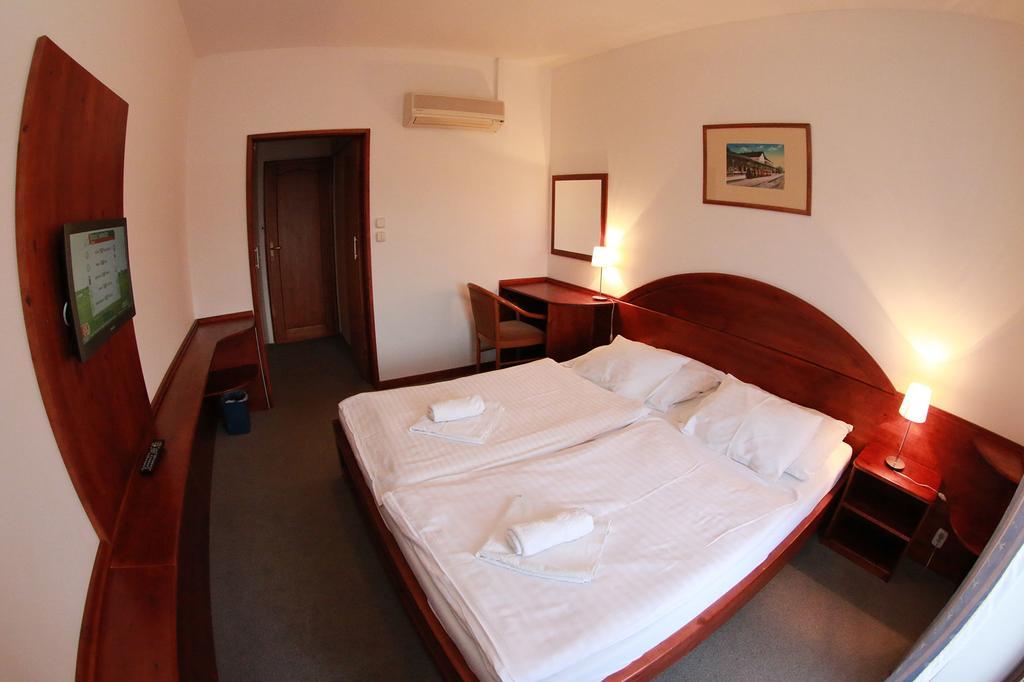 Hotel St.Florian Штурово Экстерьер фото