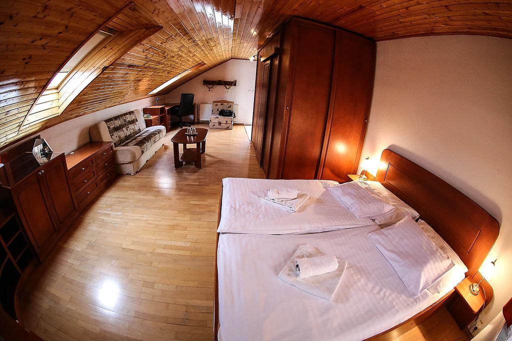 Hotel St.Florian Штурово Экстерьер фото